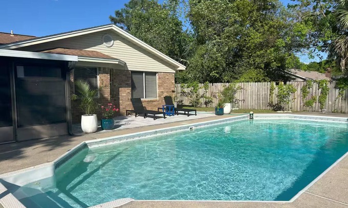 Northeast Pensacola House | Charming 3-bedroom house in delightful Pensacola with Pool