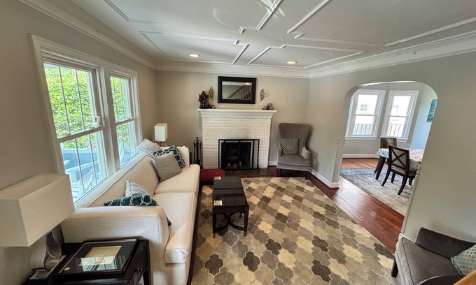 North Bethesda House | Charming 3-bedroom house with AC, WiFi in peaceful Bethesda