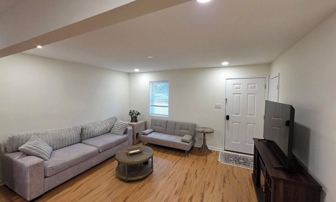Durham House | Charming 3-bedroom house minutes to DUKE!