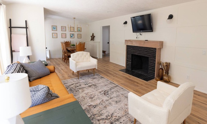 Morningside House | Charming 3-bedroom house with WiFi and AC in delightful SE Salem