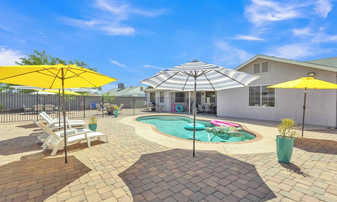 East Mesa House | Charming 3-Bedroom house with Game Room, Pool, WiFi in pleasant Mesa