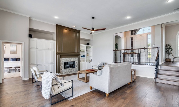 Frisco House | Charming 3-bedroom Lake Front house with beach access in Frisco