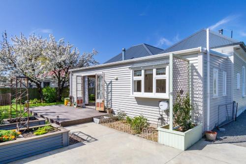 Christchurch Villa | Charming 3-Bedroom Retreat