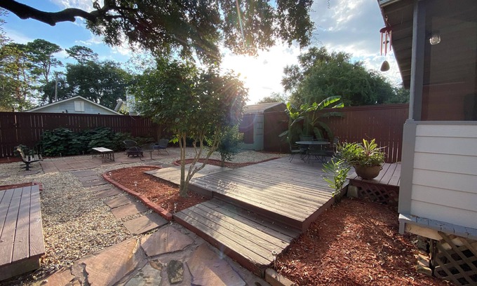 Lafayette Cottage | Charming 3-bedroom Saint Street cottage with AC and WiFi in Lafayette
