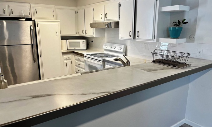 Bakersfield House | Charming 3-bedroom townhome