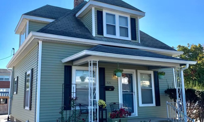 Greencastle House | Charming 3-bedroom house in beautiful Greencastle near DePauw campus