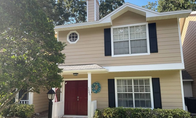 Fox Chase Cottage | Charming 3-bedroom cottage with Pool, Pet &kid friendly,sleeps 8 in Palm Harbor