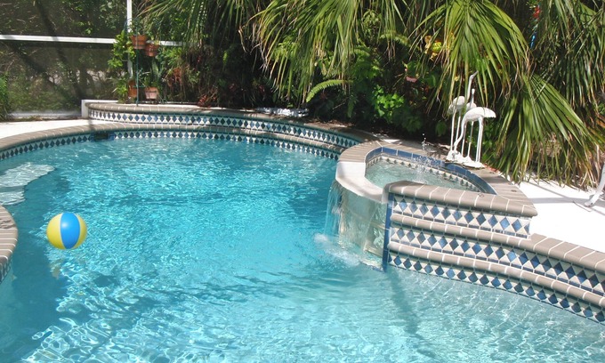 South Venice Villa | Charming 3-bedroom villa in wonderful Venice with heated saltwater pool