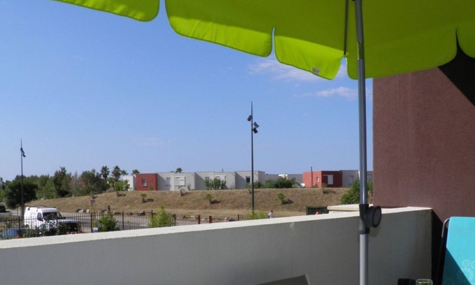 Sete Apartment | Charming 3-Room Modern Apartment Near Beach with Parking
