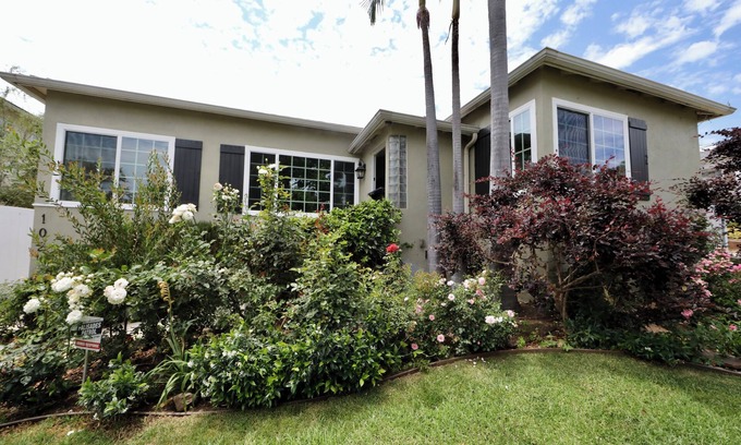 Pacific Palisades House | Charming 3BR Pacific Palisades Home, Sleeps 6 From $295 +, Close to Malibu & SM