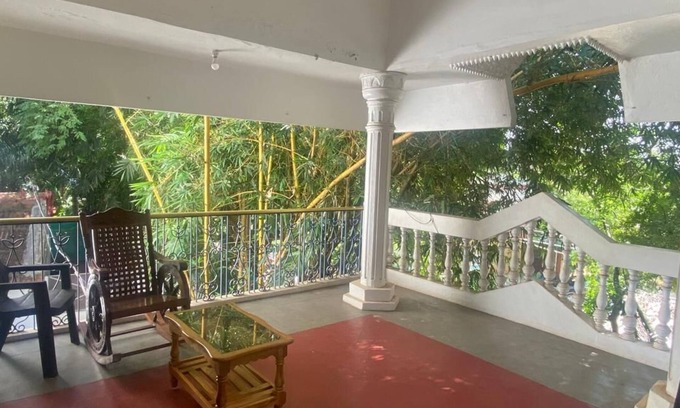 Auroville Villa | Charming 4-bedroom villa with AC and WiFi in enchanting Bommayapalayam Peaceful,