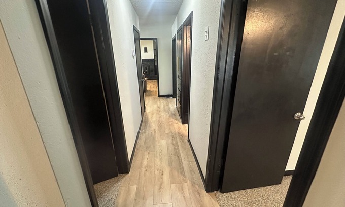 Oklahoma County Other | Charming 4-bedroom farmhouse with WiFi, AC in welcoming Spencer