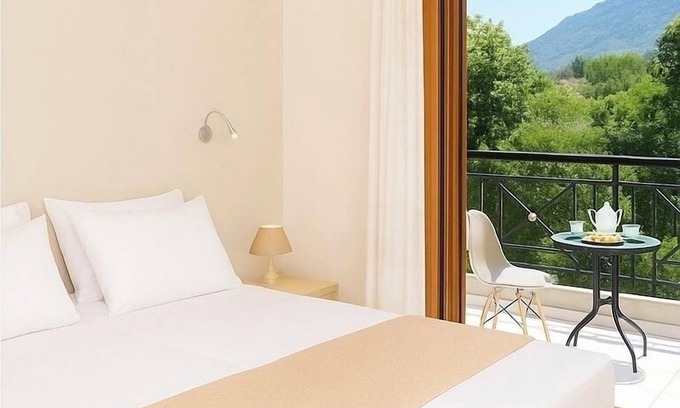 Georgioupolis Bed & Breakfast | Charming 4-bedroom bed & breakfast in delightful Georgioupoli with AC