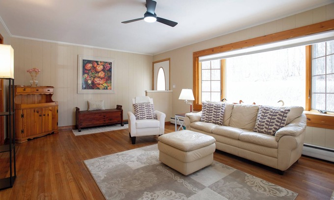 White Mills House | Charming 4-bedroom home with AC and WiFi close to downtown historic Honesdale