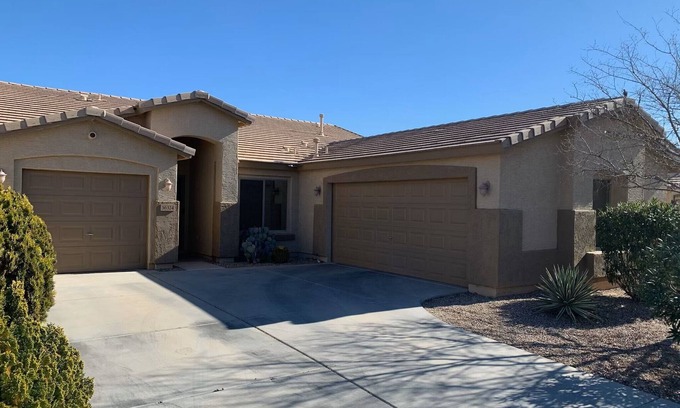 Maricopa House | Charming 4-bedroom house with WiFi and AC in Maricopa
