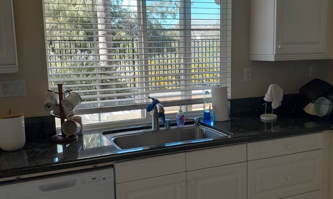 Temecula House | Charming 4-bedroom house with AC and WiFi in peaceful Temecula