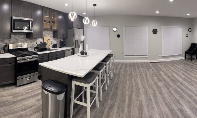 Lansing House | Charming 4-bedroom house with AC and WiFi in superb Lansing