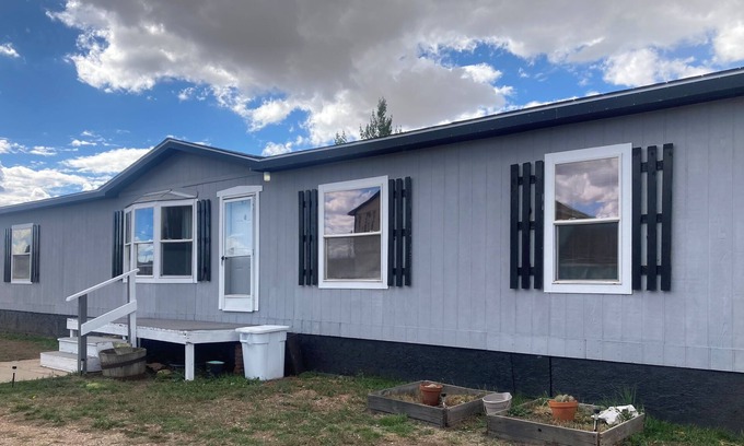 Hanna House | Charming 4-bedroom house in Hanna