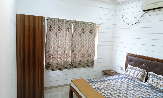 Kadadhe House | Charming 4-bedroom villa in Pawnanagar with AC, WiFi pawna lake "movie theatre