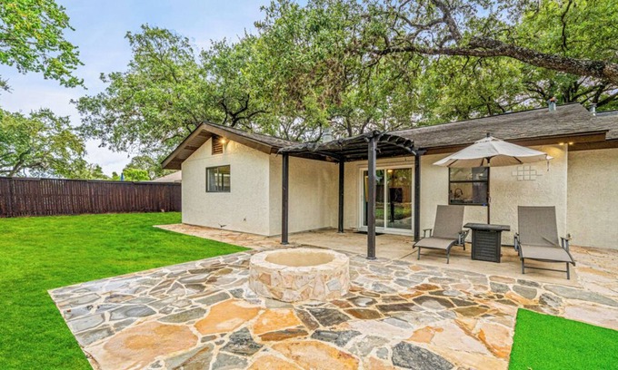 Wetmore House | Charming! 4 beds, 2 bath, Hot tub and fitness rooms, Sleeps 13