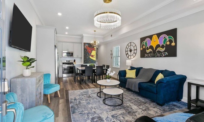 Tulane - Gravier House | Charming 5BR/5BA | Parking | Near French Quarter