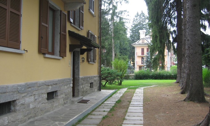 Santa Maria Maggiore Apartment | Charming apartment in a stately villa a stone's throw from the center