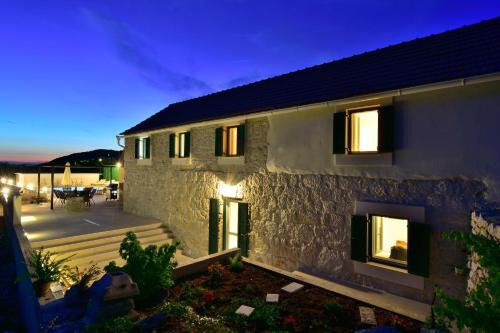 Rastovac Villa | Charming and Authentic Stone Villa Stanić