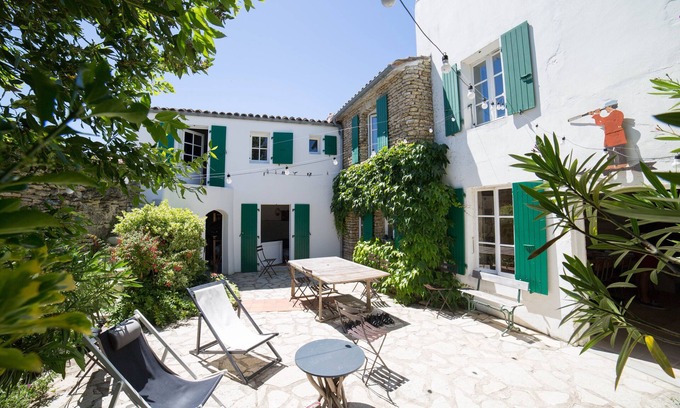Les Portes-en-Re House | Charming and typical Ile de Ré House. Village center, very calm and renovated