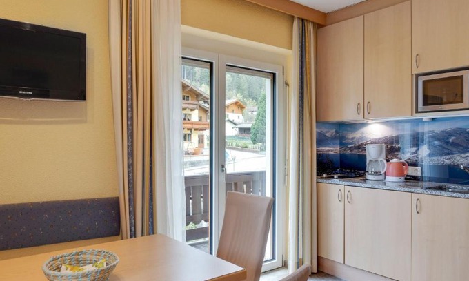 Zell am See Apartment | Charming Apartment in Zell am See with Mountain Views