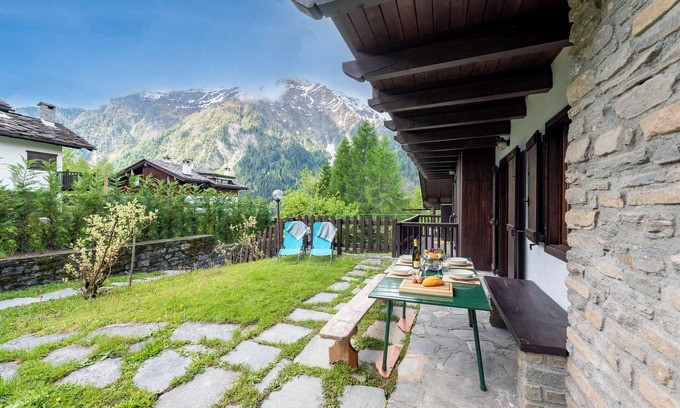 Verrand Apartment | Charming Apartment with Garden in Courmay, Courmayeur, Italy