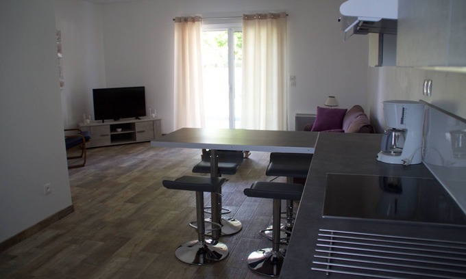 Fouras Apartment | Charming apartment T3 (2 bedrooms) patio and terrace