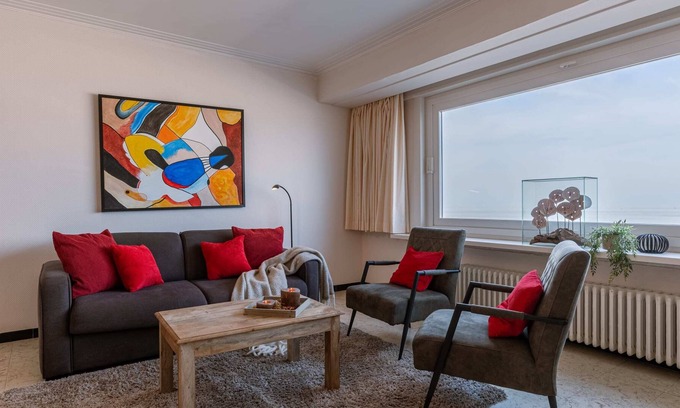 Mariakerke Apartment | Charming apartment with frontal seaview