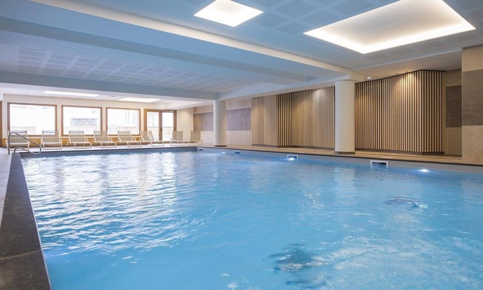 Les Boisses Apartment | Charming Apartment with Pool in Tignes