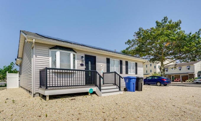 Beach Haven West House | Charming Beach Haven West Home 1 Mi to Beach!