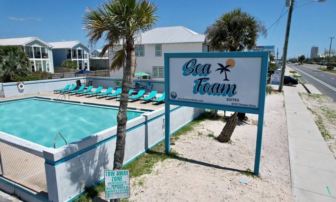 Crescent Beach Apartment | Charming Beach Retreat