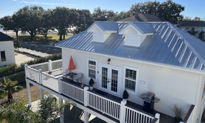 Gulfport House | Charming Beach View Cottage