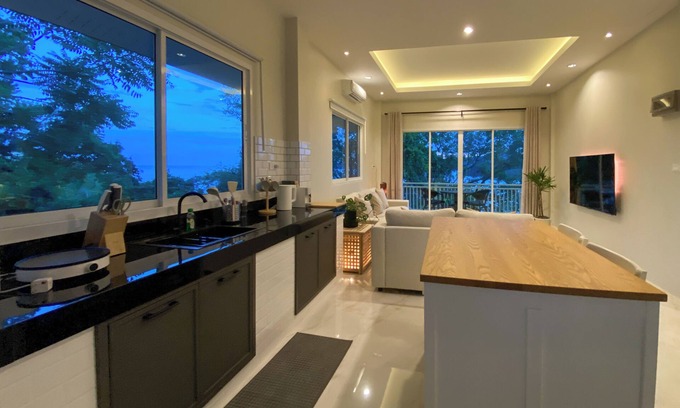 Talat Nuea House | Charming bungalow with WiFi and AC in serene Ao Yon Bay , Cape Panwa Phuket