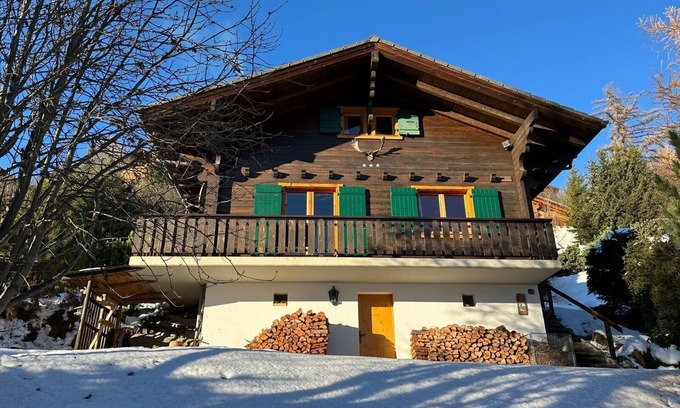 Heremence Ski Chalet | Charming chalet close to the slopes
