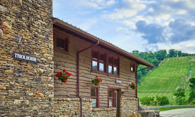 Seven Springs Ski Chalet | Charming Chalet Escape | Ski-In Fun + Private Deck