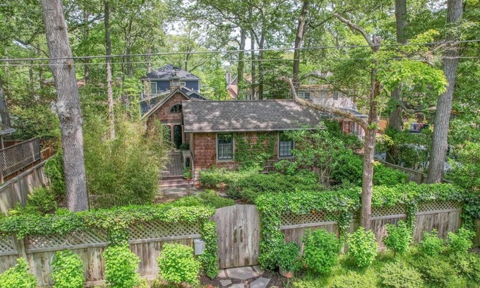 Country Club Estates Cottage | Charming Coastal Cottage in Rehoboth Beach – Private, Serene, Perfect for Summer