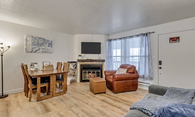 Wolf Creek Condo | Charming condo w/king bed, hot tub, pool, minutes away from world class skiing