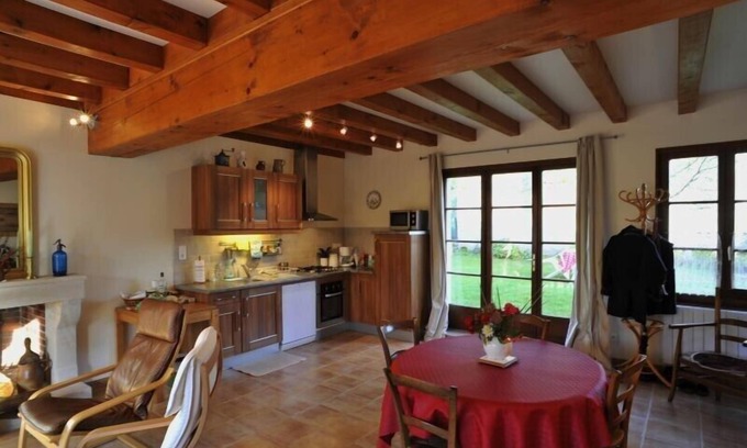 Michaugues Cottage | Charming cottage in Michaugues, a small village north of Burgundy