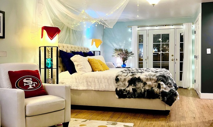 Southeastern Sacramento House | Charming Cottage Near Downtown Sac with Office & Fast WiFi