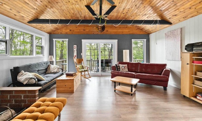 Lunenburg County Cottage | Charming Cottage on the Lake - Family and Pet Friendly