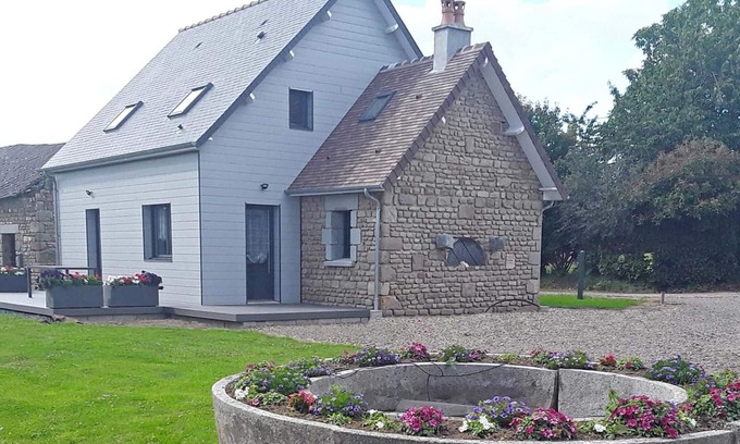 Sainte-Opportune Cottage | Charming Countryside House: Enclosed Garden, EV Charging, Nearby Nature Trails, Ideal for Families