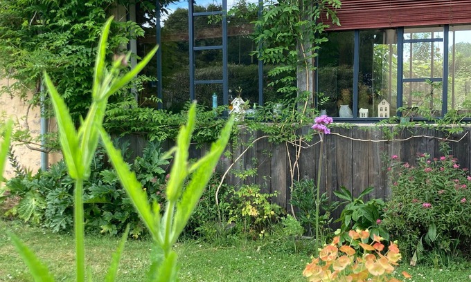Louplande Cottage | Charming Countryside House, 10 min from Le Mans, Close to A11, with Private Terrace