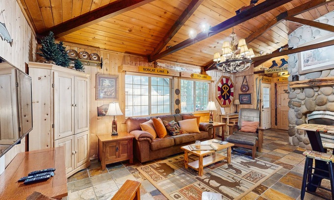 Sunriver Cabin | Charming dog-friendly cabin with hot tub,pool, & SHARC passes