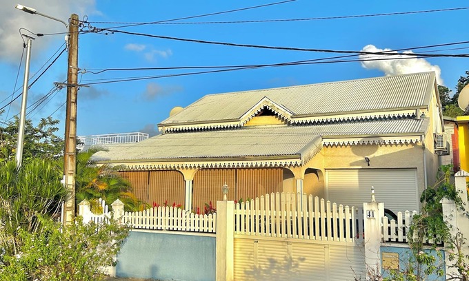 Les Abymes Apartment | Charming downstairs shared villa