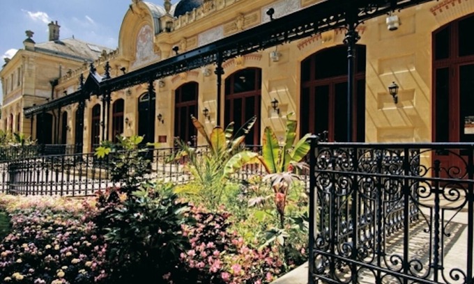 Neris-les-Bains Apartment | Charming Downtown Studio Near Thermal Baths in Néris les Bains