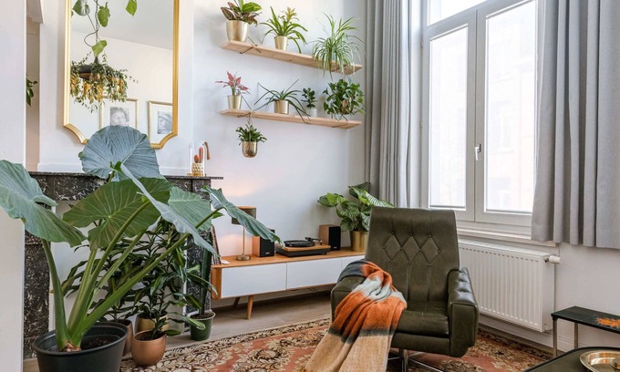 Sint-Andries Apartment | Charming Downtown Studio in Antwerp
